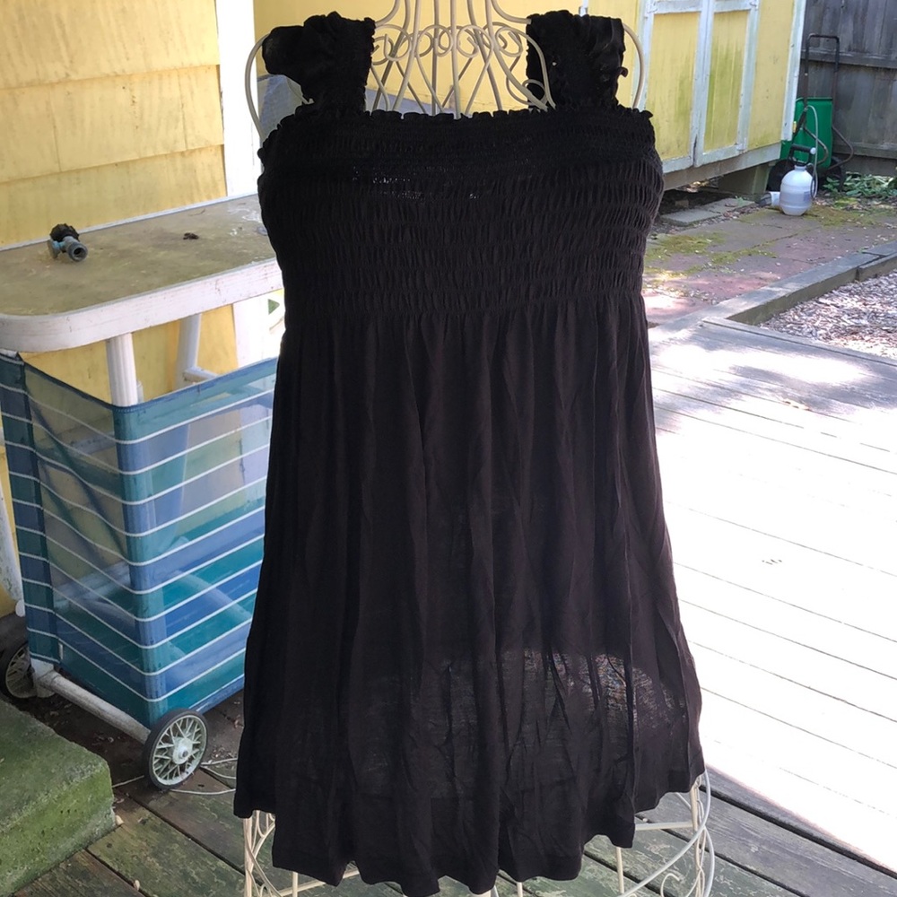 Black pullover top